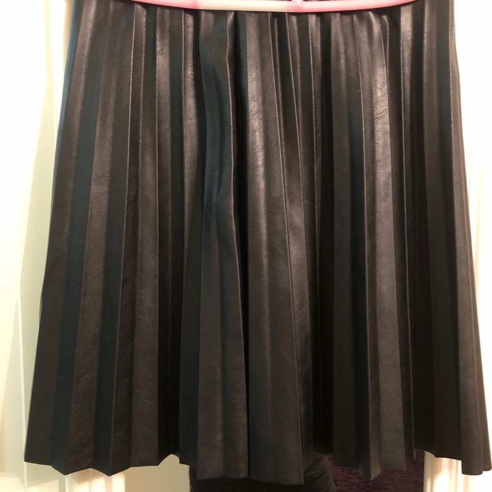 Fake leather skirt